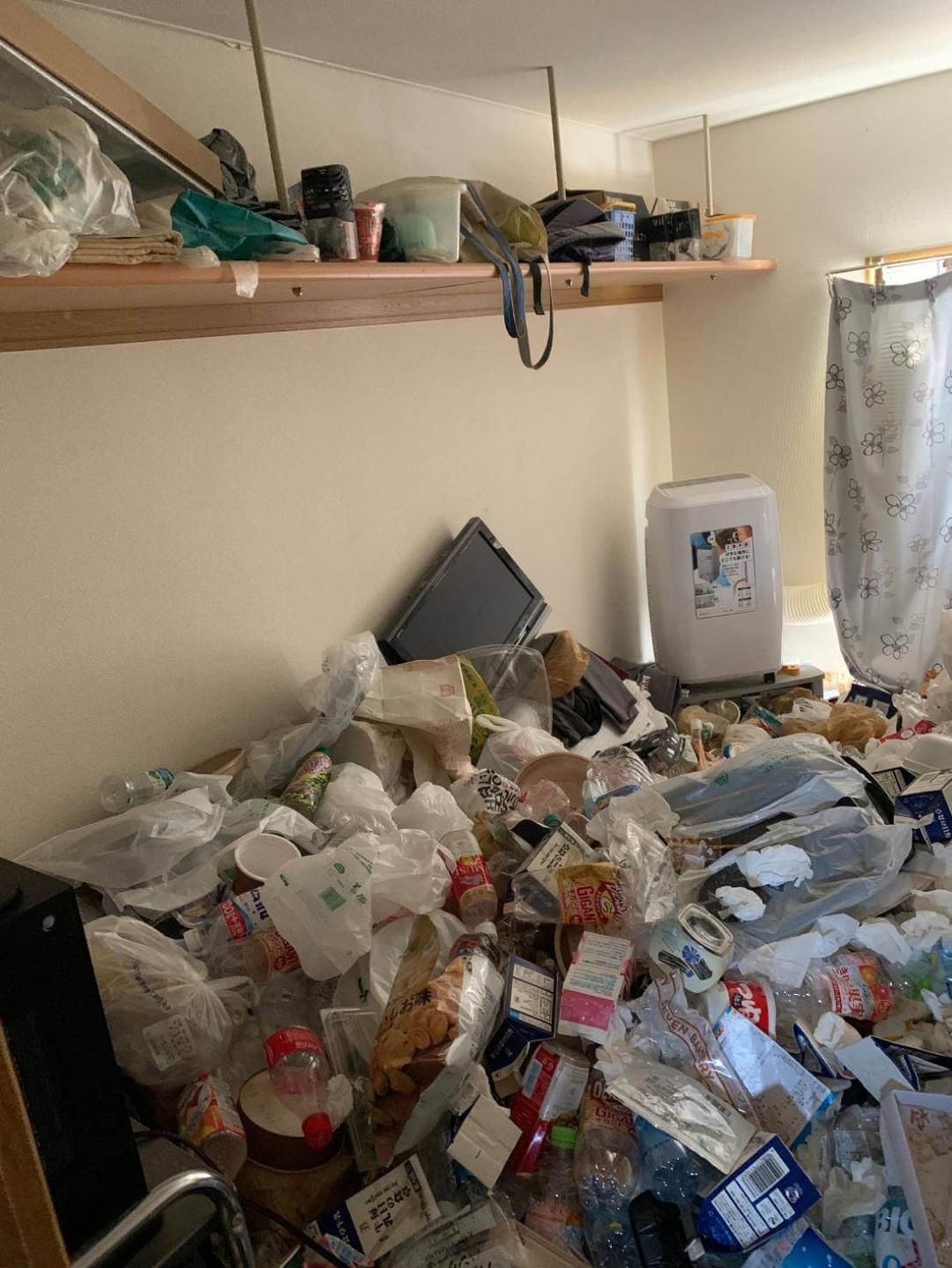 ゴミで床が見えない部屋お片付け！！