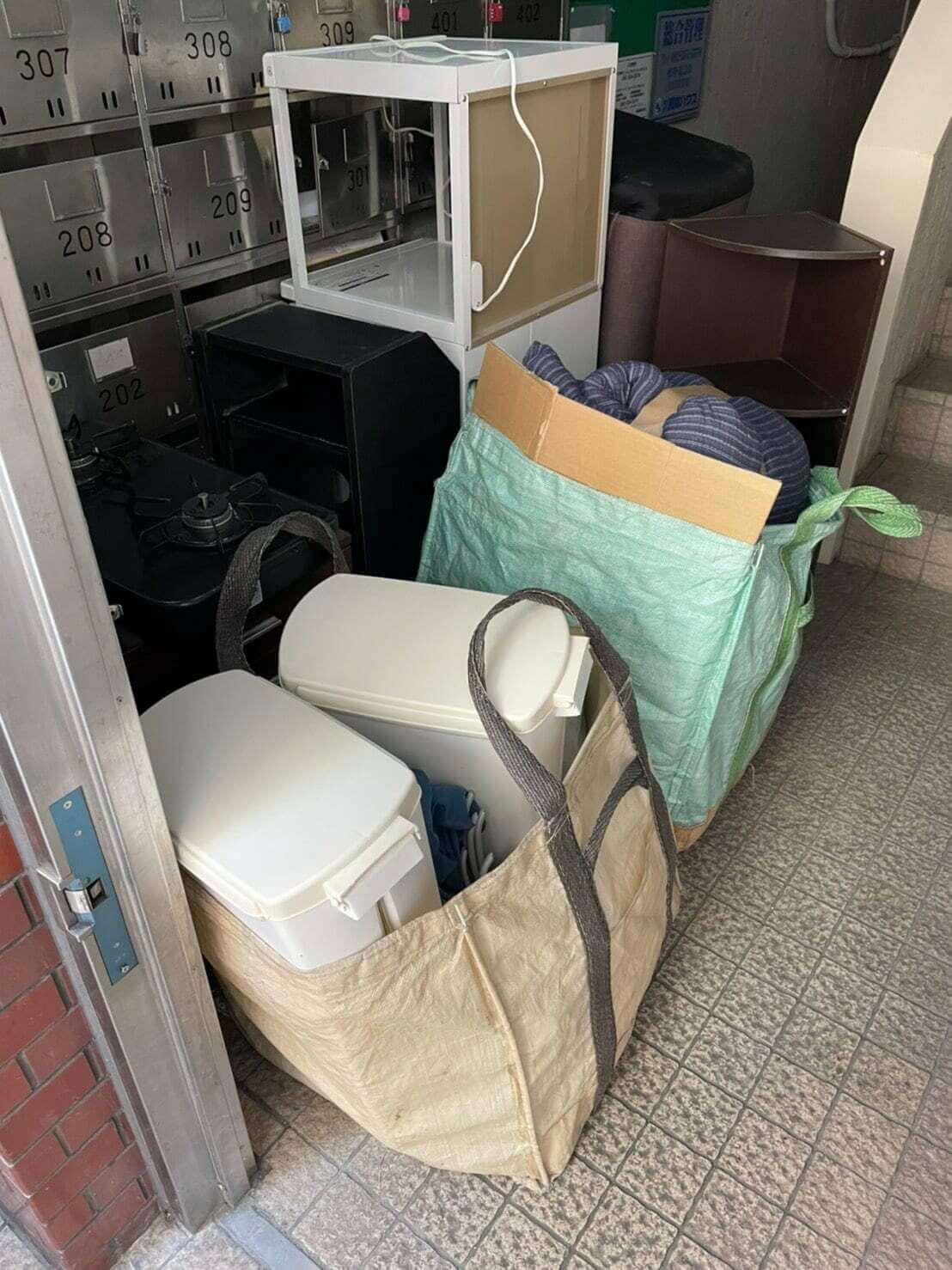 福岡市の不用品回収実績 (作業前)