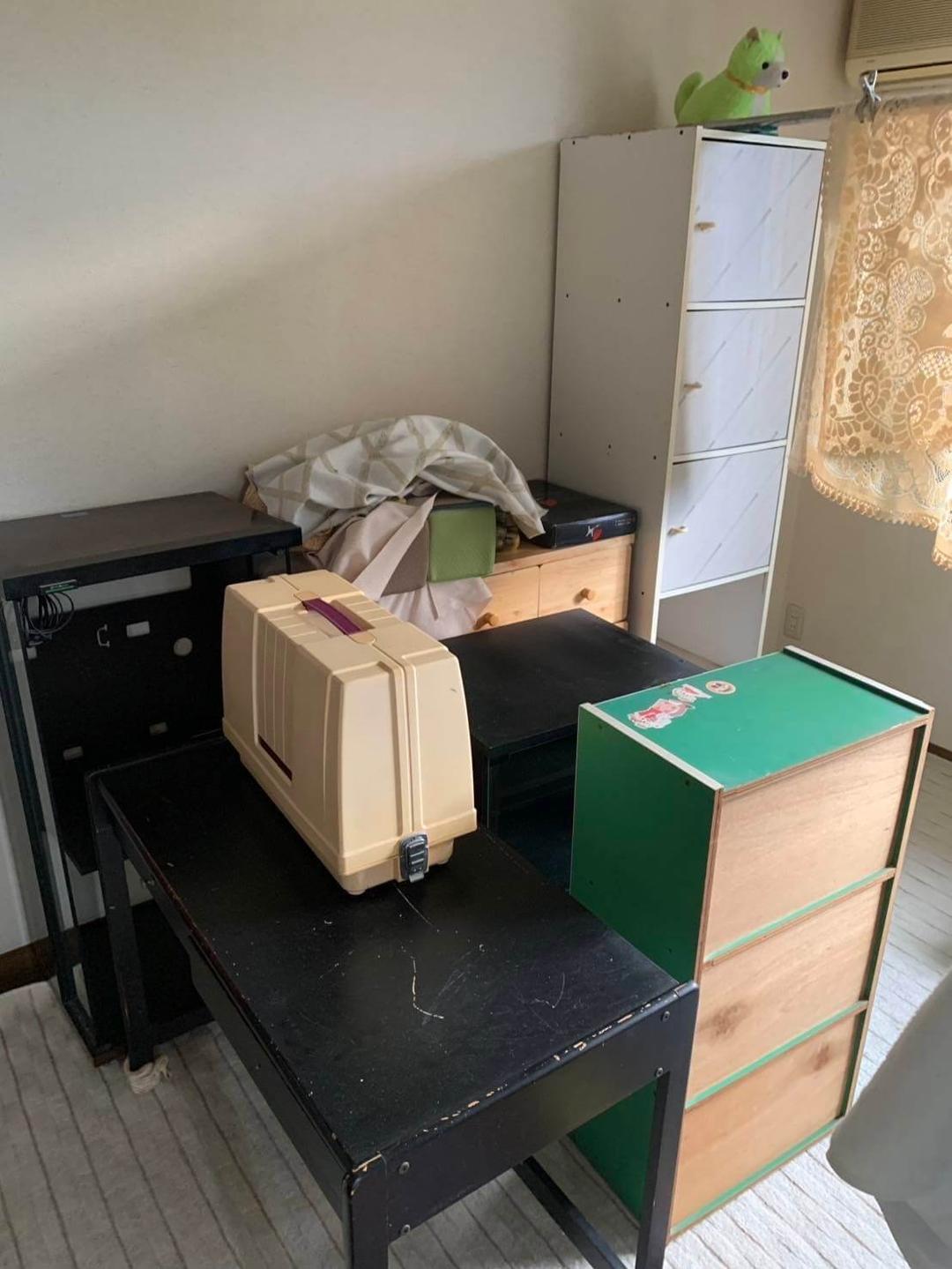 昔のミシン、テーブル、カラーボックスなど積み放題で対応