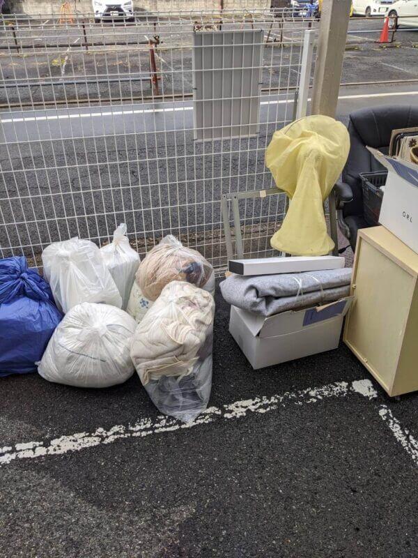 カーテンや衣類など引っ越しゴミの不用品回収