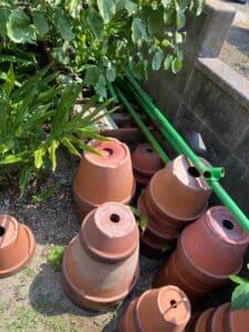 解体前の不要になった植木鉢や粗大ゴミ
