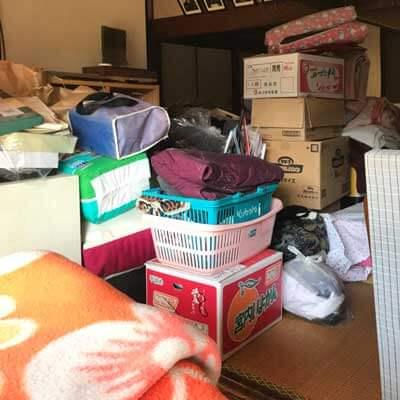 片付け前の部屋