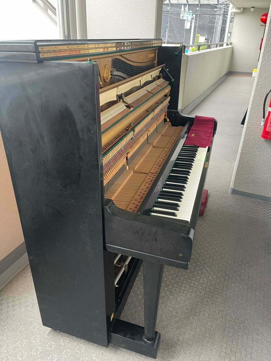 自力処分を断念したピアノの搬出・不用品回収