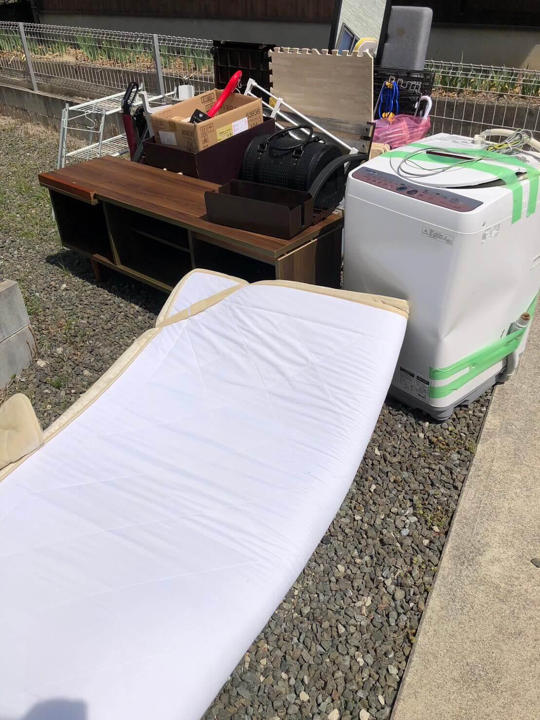 運び出しが大変な立地の一軒家から不用品回収