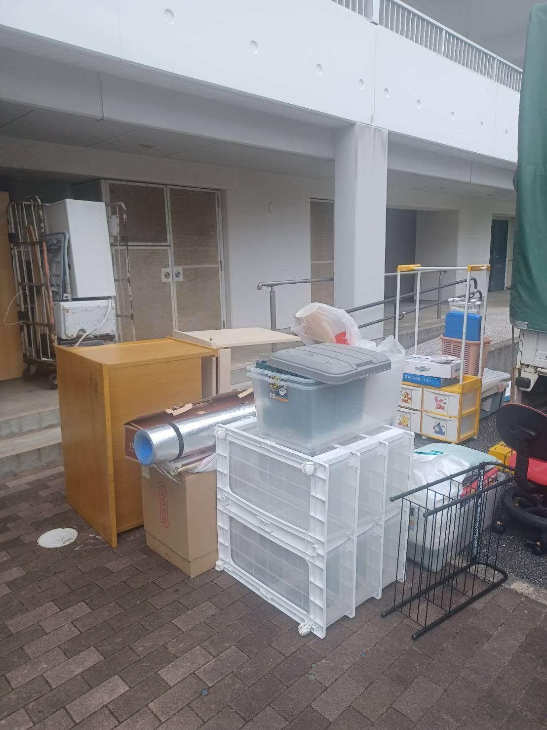 県営住宅から大量の不用品を格安回収