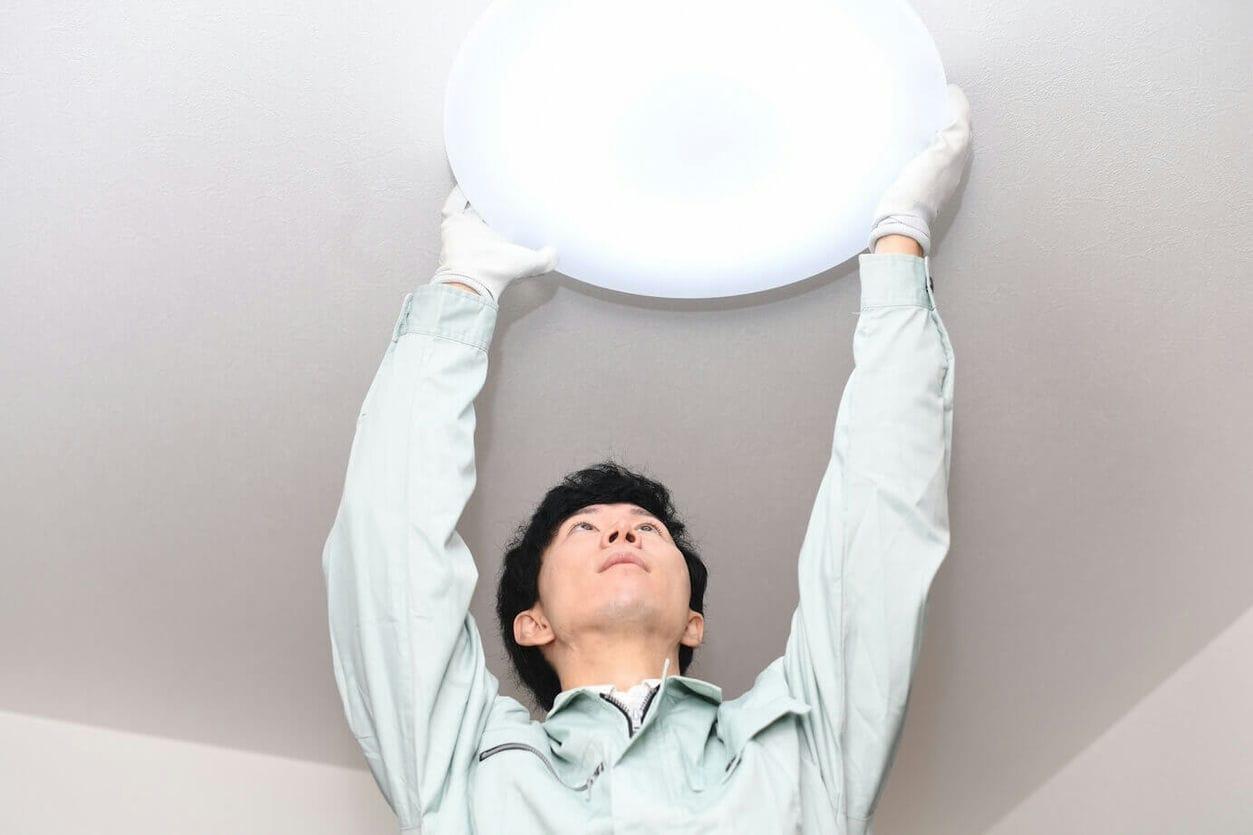 シーリングライト本体と蛍光灯はどうやって処分する？3つの方法と処分費用の相場を解説！