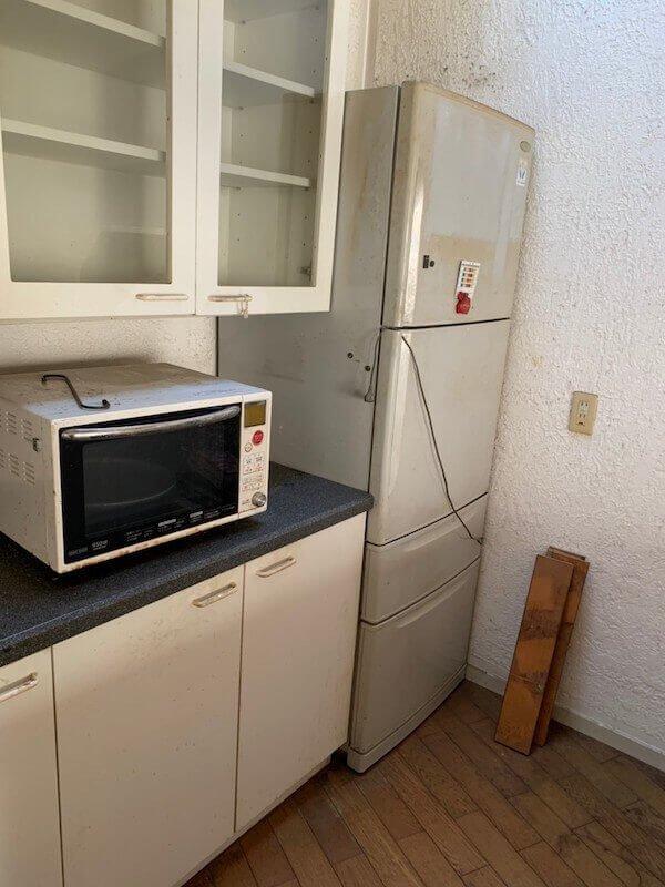 小さなお子様がいらっしゃる家のお引っ越しに伴う冷蔵庫、レンジ回収