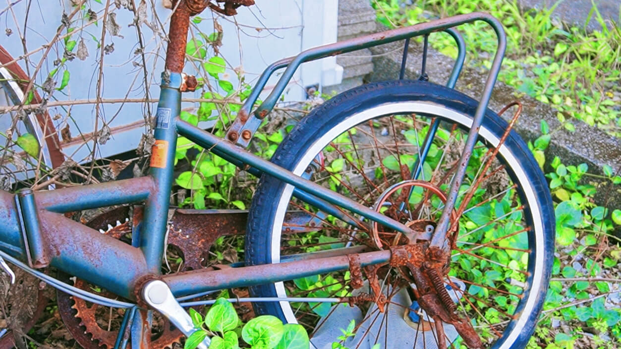 さびた自転車